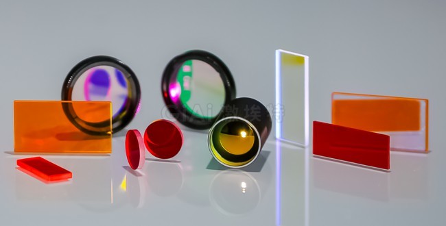 平面濾鏡、濾光鏡、濾光片是不是同一種東西？