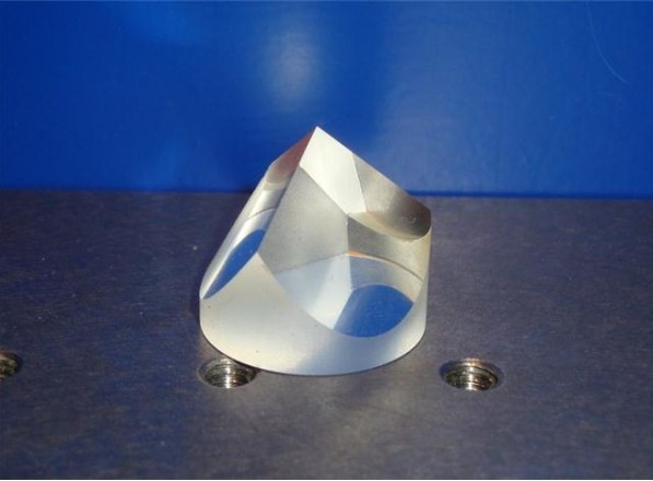 什么是角錐棱鏡？它有哪些光學(xué)作用？