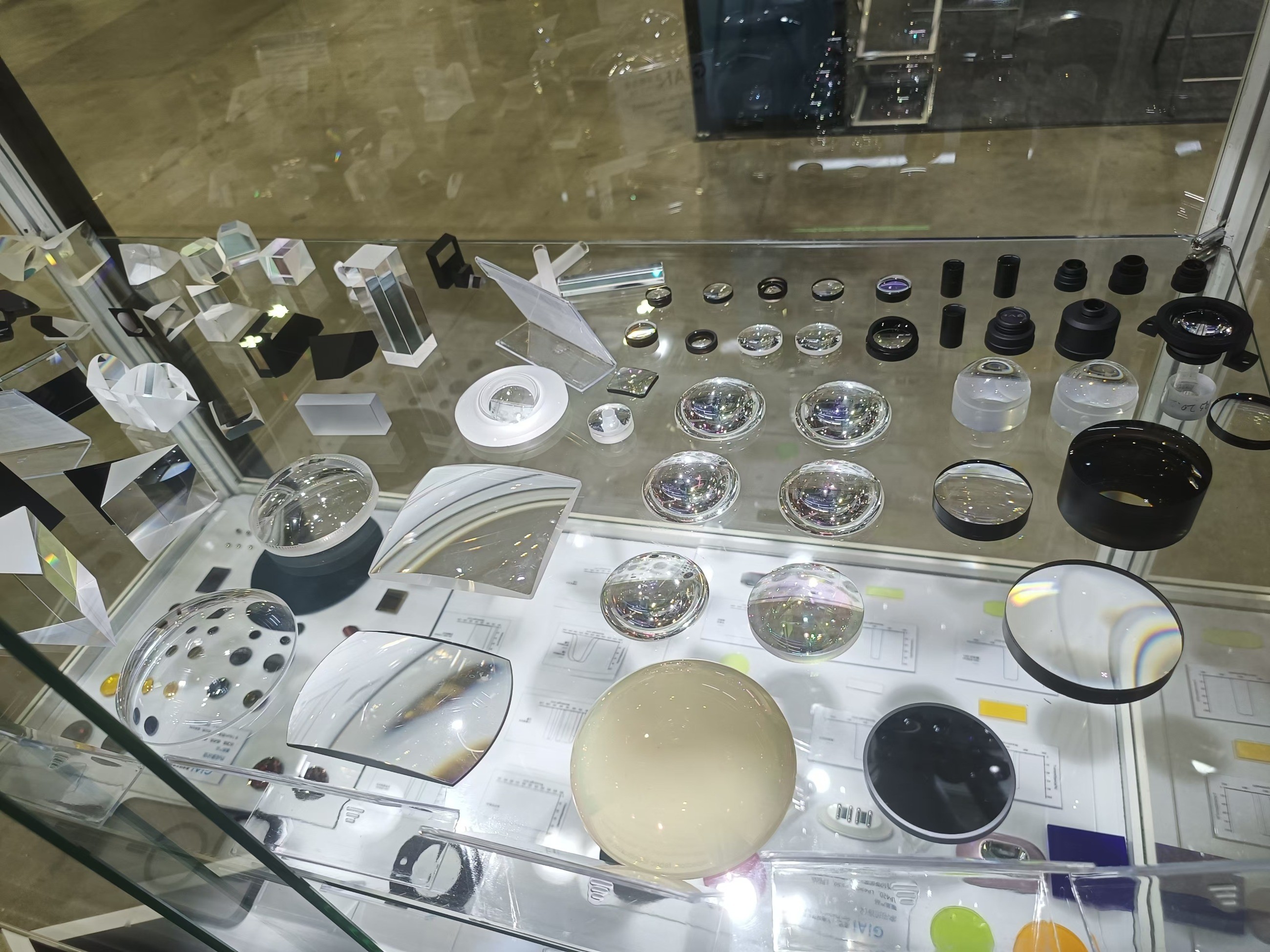 非球面點車與一體模壓工藝對比與應用表現(xiàn)