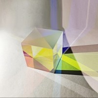 什么是合色棱鏡？它對投影儀有哪些作用？